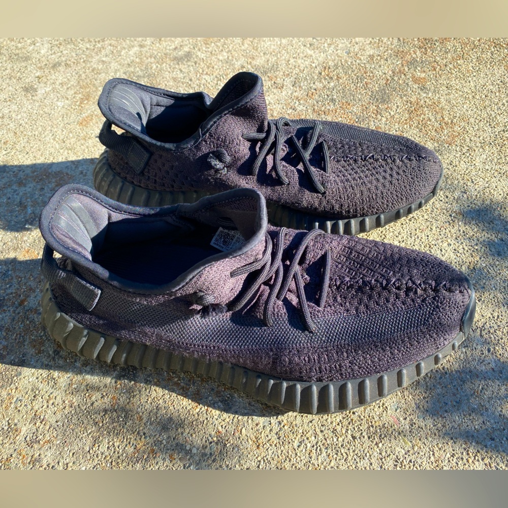 Adidas Yeezy black size 9 men - lightly used